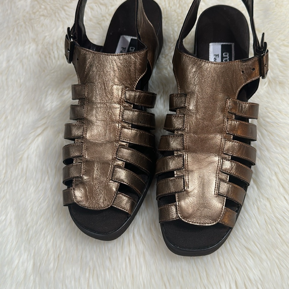 André Assous Featherweights Sandals - Picture 2 of 10